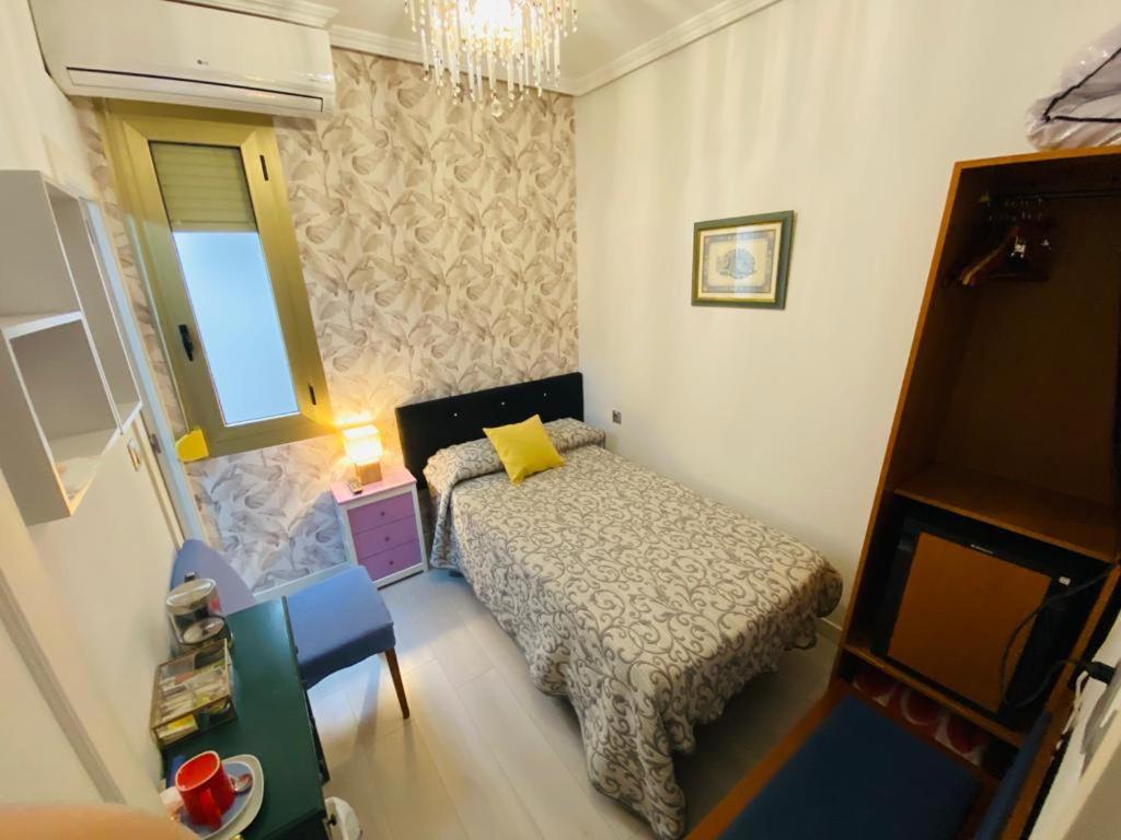 Pension Antonio Guesthouse Alicante Phòng bức ảnh